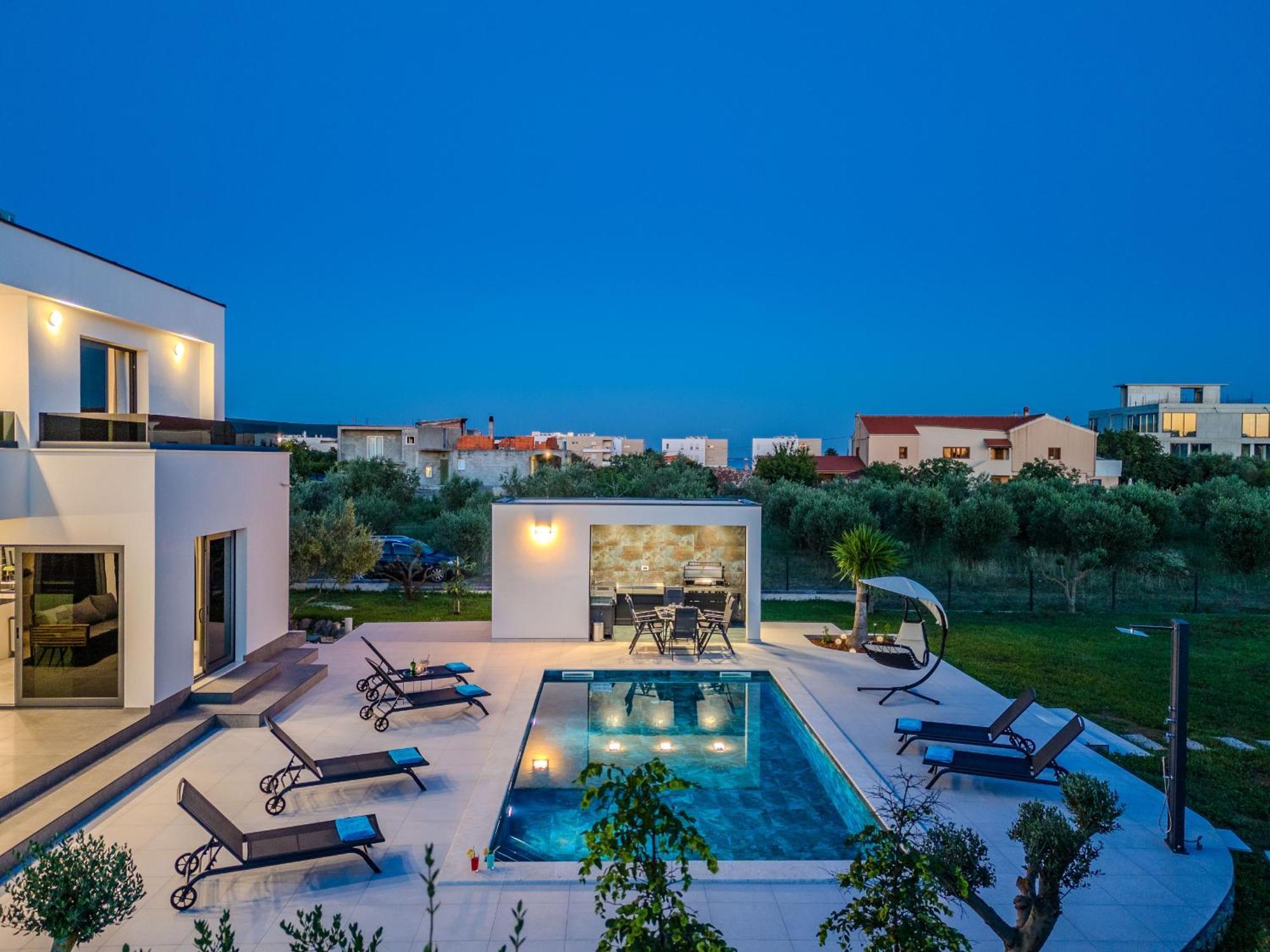 Garoful Zadarvillas *